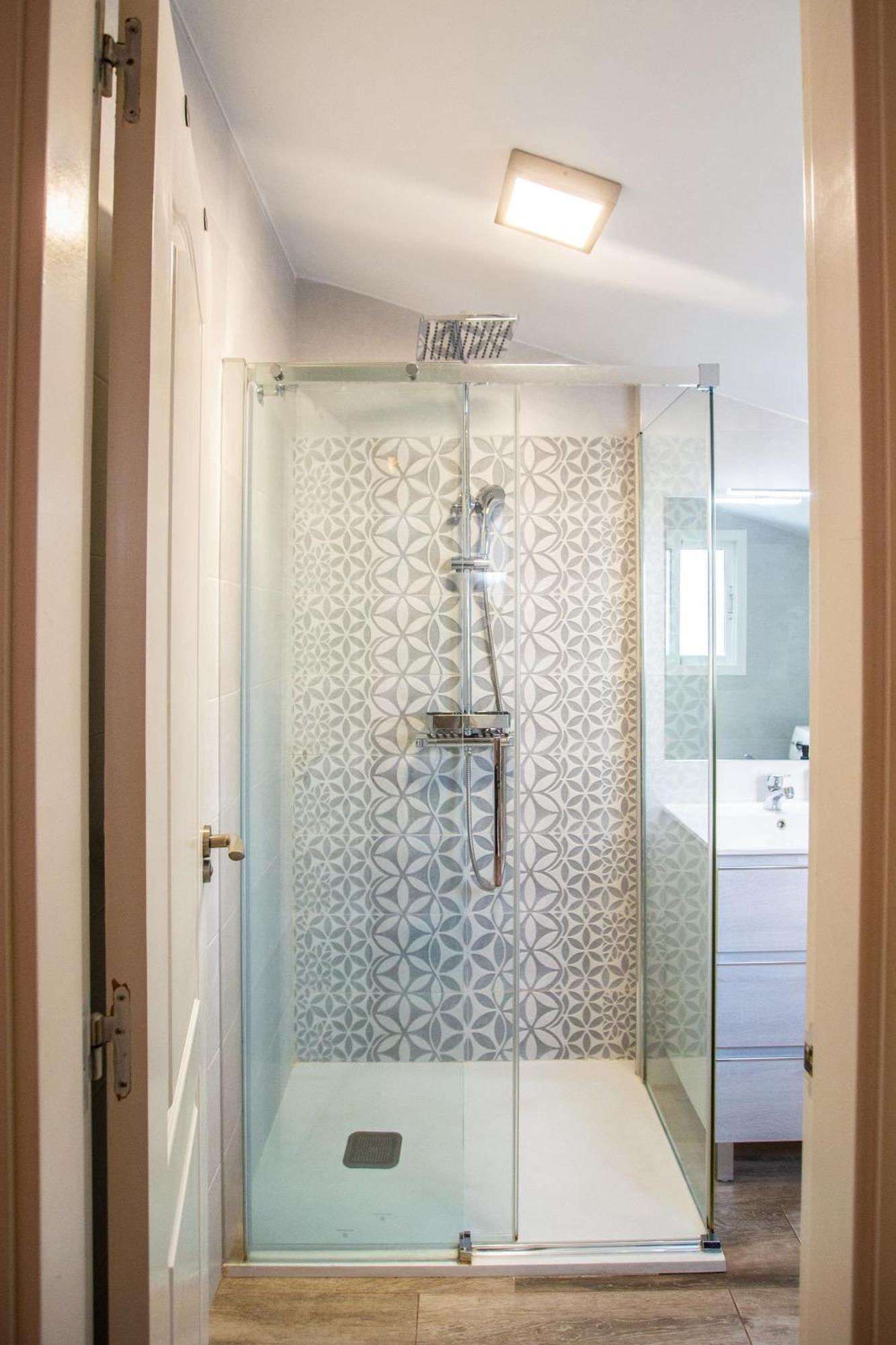 Benalhome - Tu Hogar Con Terraza Y Ducha Exterior Benalmadena Ngoại thất bức ảnh