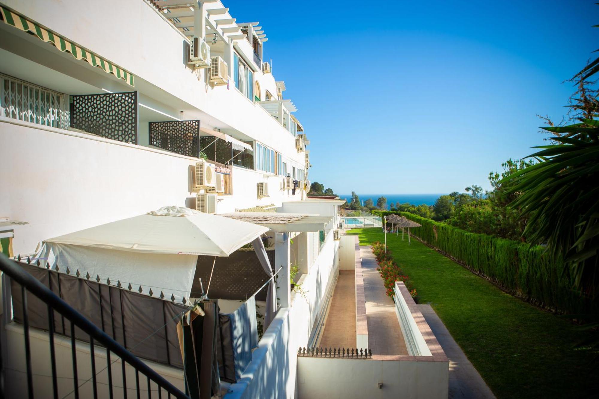 Benalhome - Tu Hogar Con Terraza Y Ducha Exterior Benalmadena Ngoại thất bức ảnh
