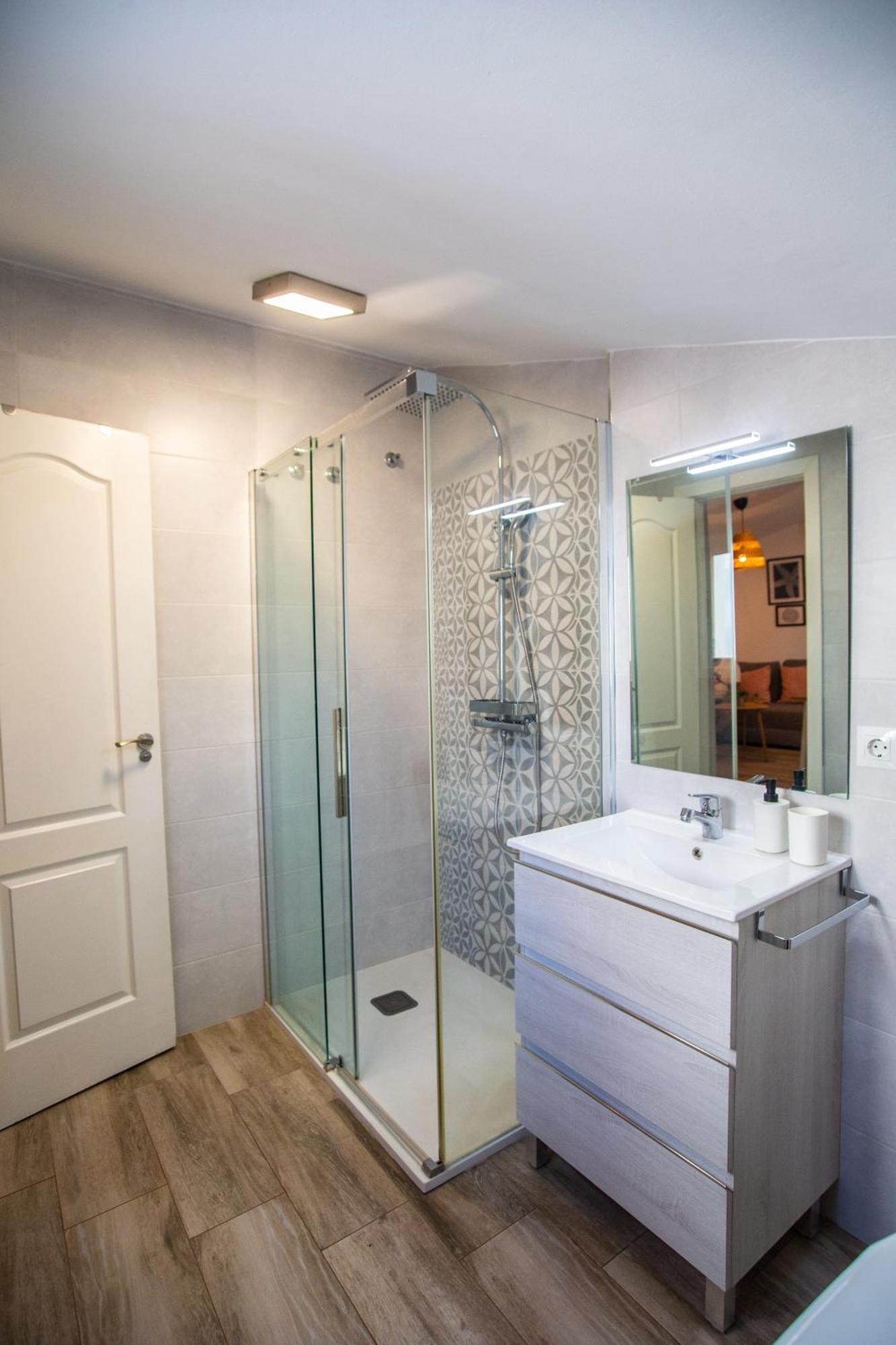 Benalhome - Tu Hogar Con Terraza Y Ducha Exterior Benalmadena Ngoại thất bức ảnh