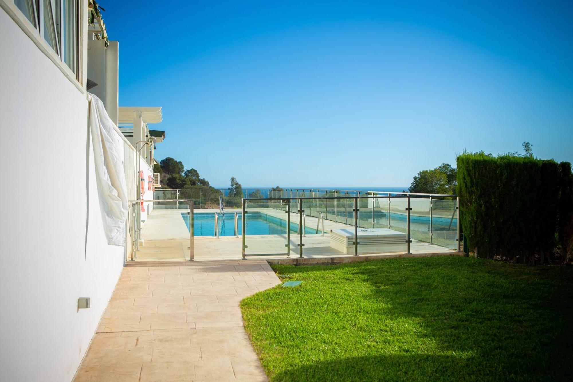 Benalhome - Tu Hogar Con Terraza Y Ducha Exterior Benalmadena Ngoại thất bức ảnh